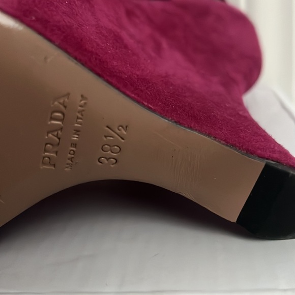 ‼️AUTHENTIC‼️PRADA Suede Magenta Open Toe Wedges 38.5 - Picture 6 of 8